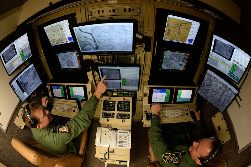 Illustration for article titled Guerra a distancia: así se controlan los ejércitos de drones